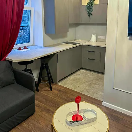 Jacuzzi Overlooking The Tower