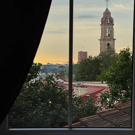 Jacuzzi Overlooking The Tower アパート
